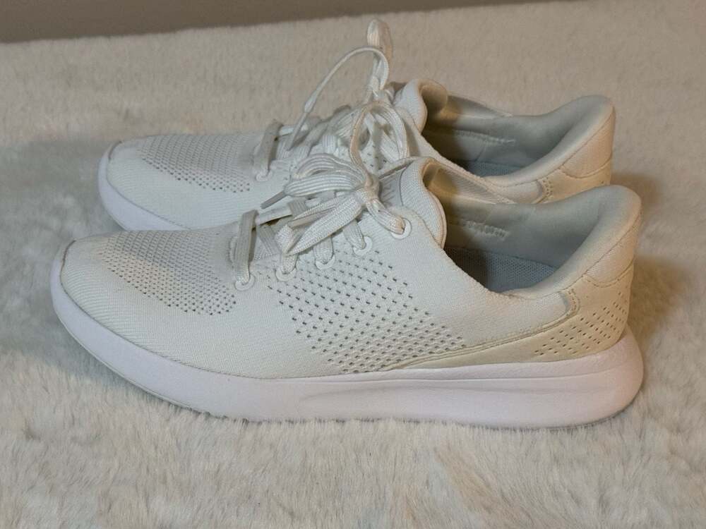 Kizik Lima Hands-Free Slip-On Sneakers in Eggshell White